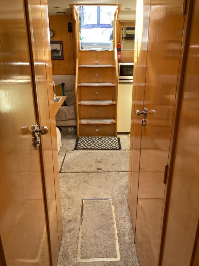 Entire Boat At St Katherine Docks 2 Available Select Using Room Options Londra Esterno foto