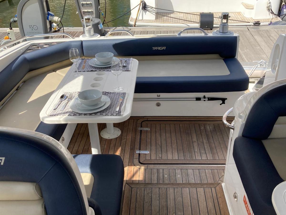 Entire Boat At St Katherine Docks 2 Available Select Using Room Options Londra Esterno foto