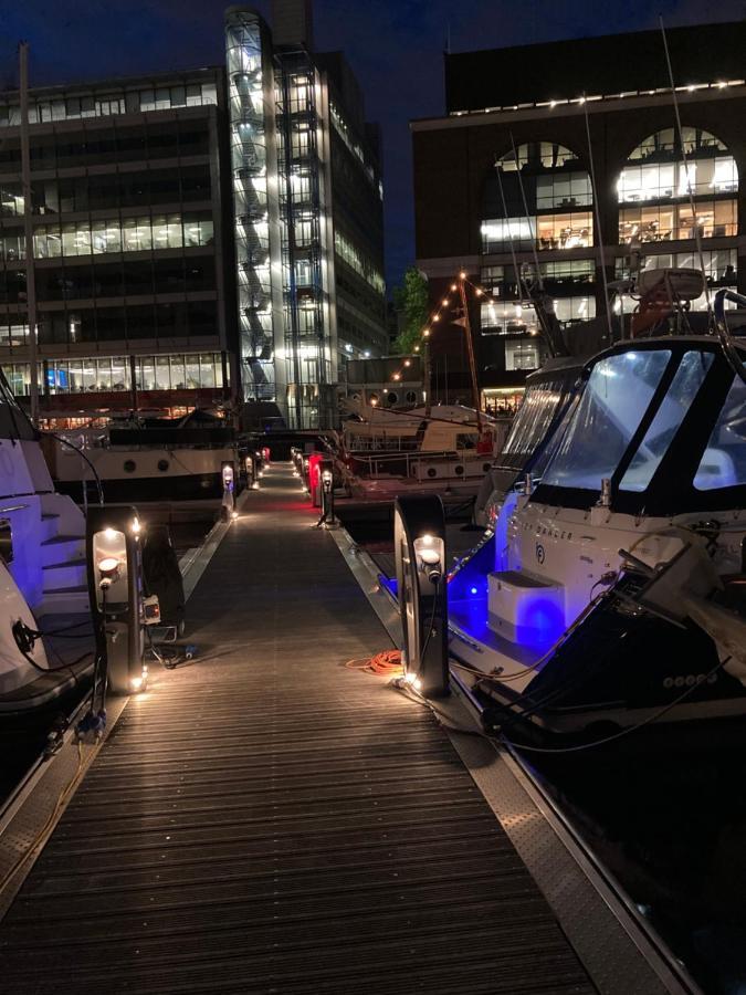 Entire Boat At St Katherine Docks 2 Available Select Using Room Options Londra Esterno foto