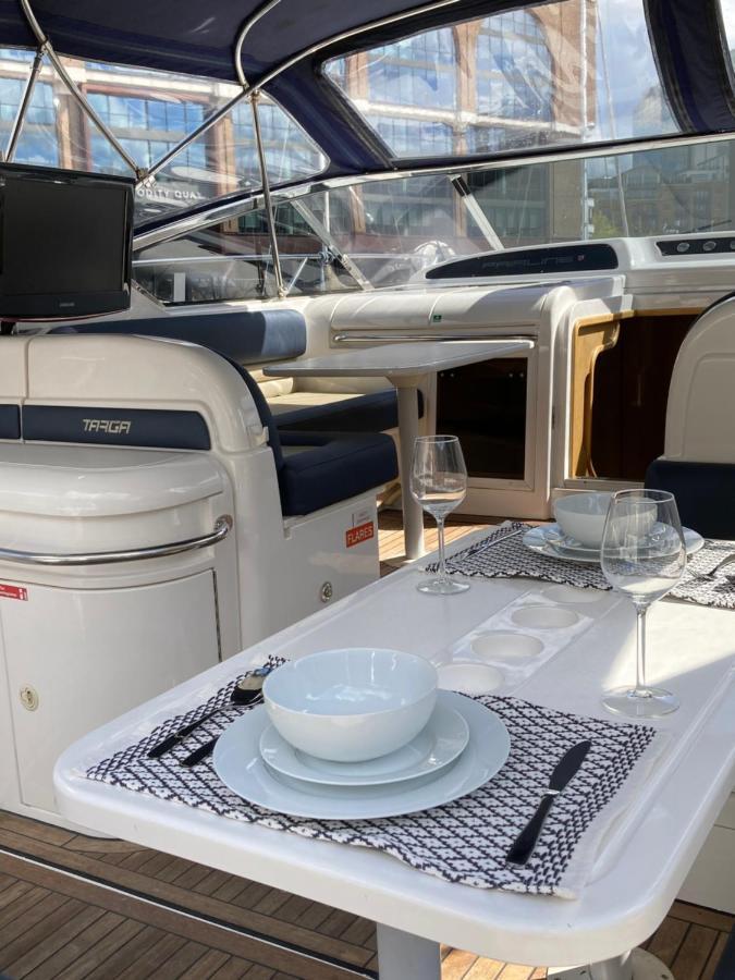 Entire Boat At St Katherine Docks 2 Available Select Using Room Options Londra Esterno foto
