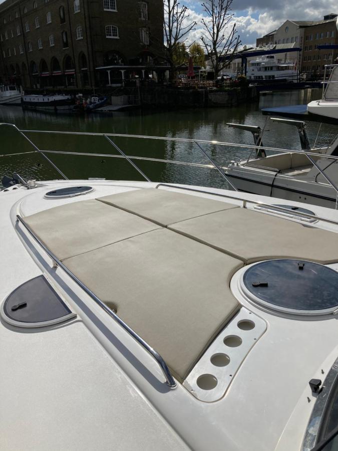 Entire Boat At St Katherine Docks 2 Available Select Using Room Options Londra Esterno foto