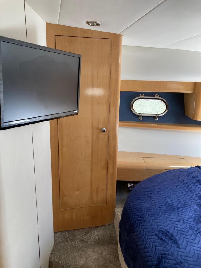 Entire Boat At St Katherine Docks 2 Available Select Using Room Options Londra Esterno foto