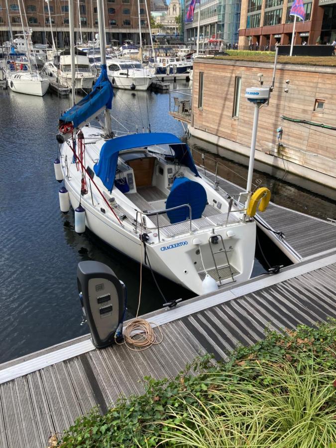 Entire Boat At St Katherine Docks 2 Available Select Using Room Options Londra Esterno foto