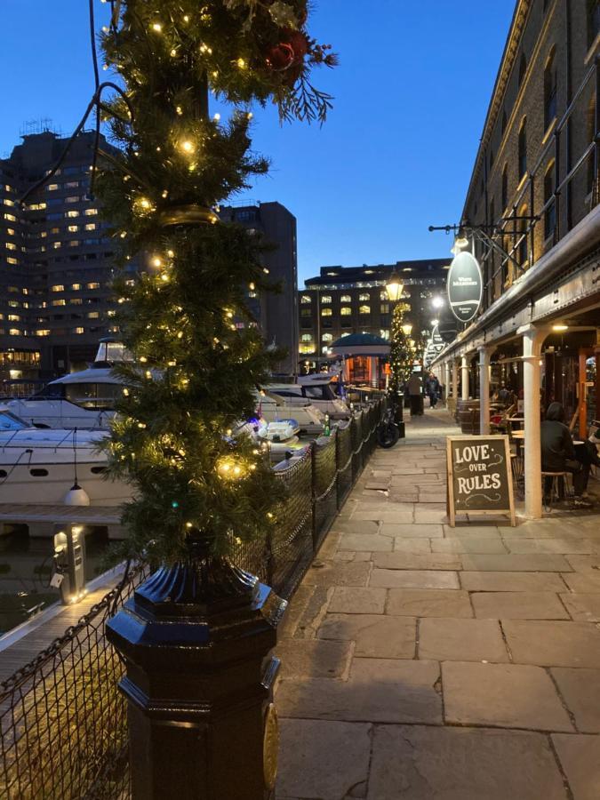 Entire Boat At St Katherine Docks 2 Available Select Using Room Options Londra Esterno foto