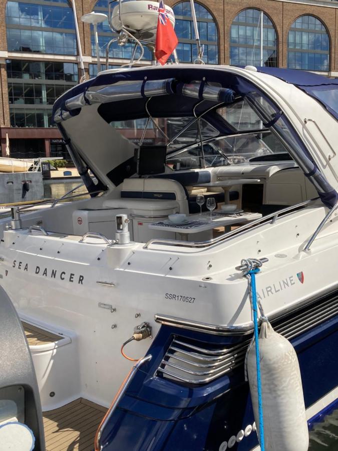Entire Boat At St Katherine Docks 2 Available Select Using Room Options Londra Esterno foto