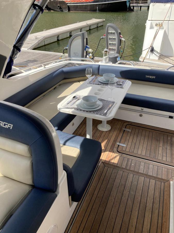 Entire Boat At St Katherine Docks 2 Available Select Using Room Options Londra Esterno foto