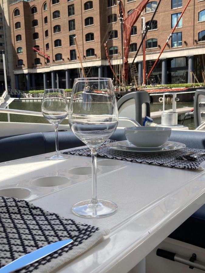 Entire Boat At St Katherine Docks 2 Available Select Using Room Options Londra Esterno foto