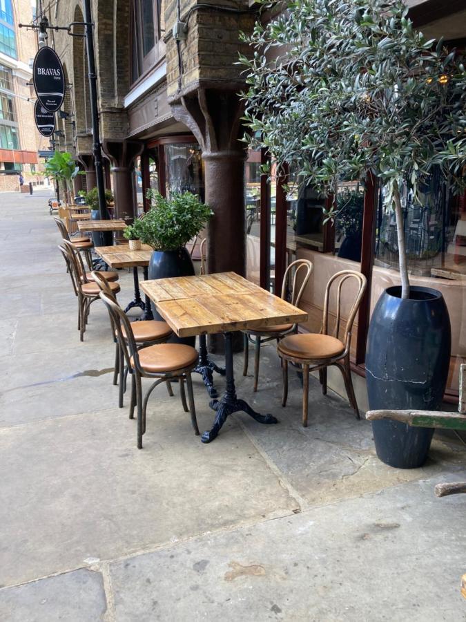 Entire Boat At St Katherine Docks 2 Available Select Using Room Options Londra Esterno foto