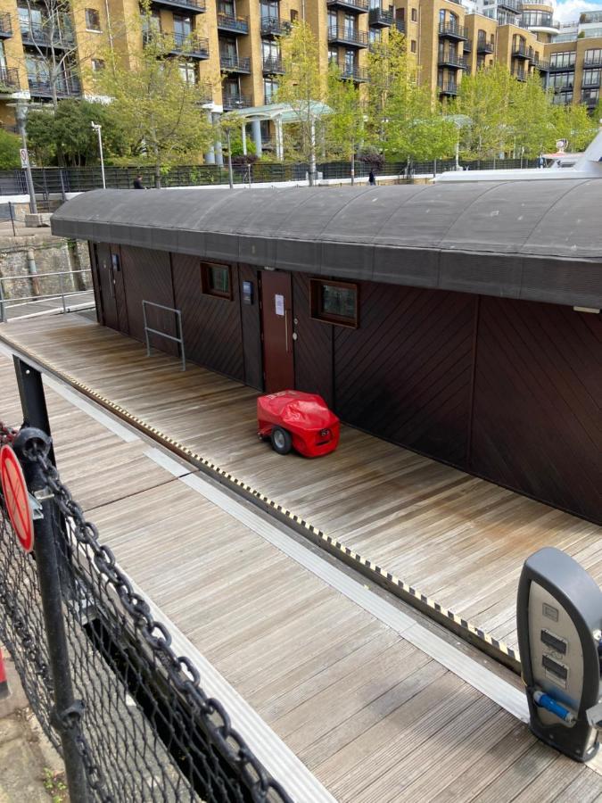 Entire Boat At St Katherine Docks 2 Available Select Using Room Options Londra Esterno foto
