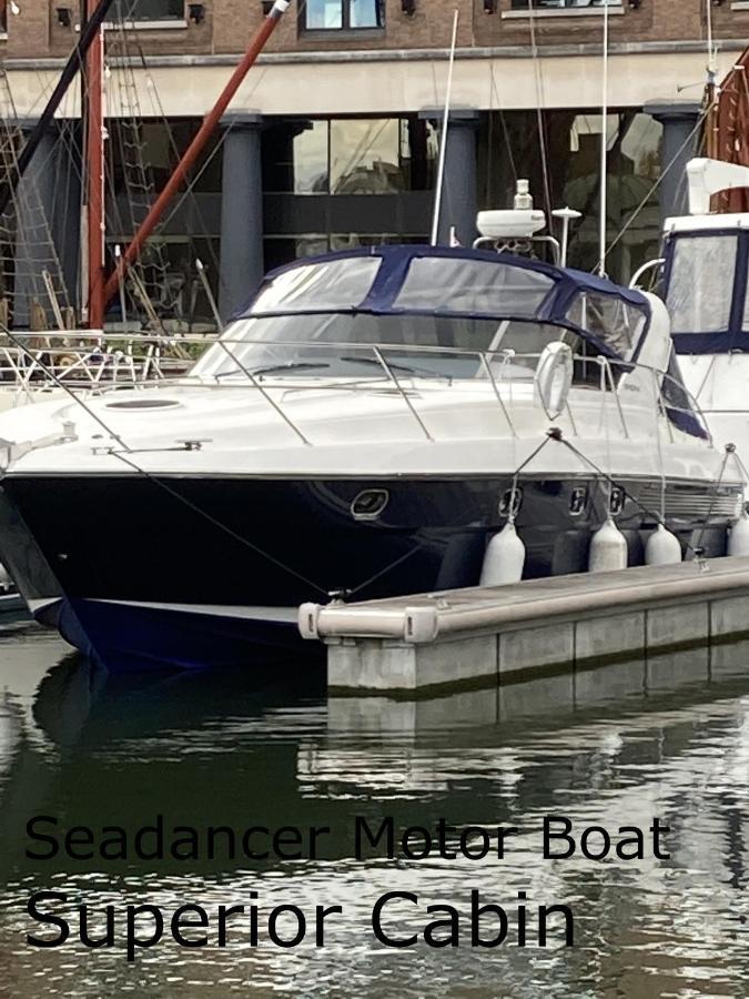 Entire Boat At St Katherine Docks 2 Available Select Using Room Options Londra Esterno foto