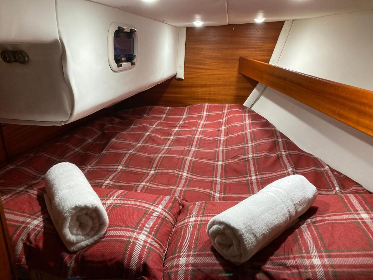 Entire Boat At St Katherine Docks 2 Available Select Using Room Options Londra Esterno foto
