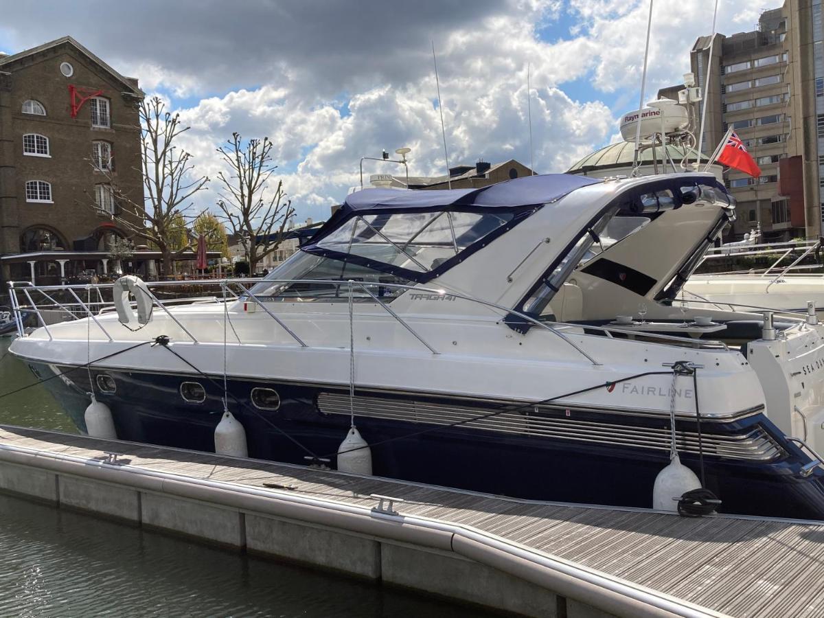 Entire Boat At St Katherine Docks 2 Available Select Using Room Options Londra Esterno foto
